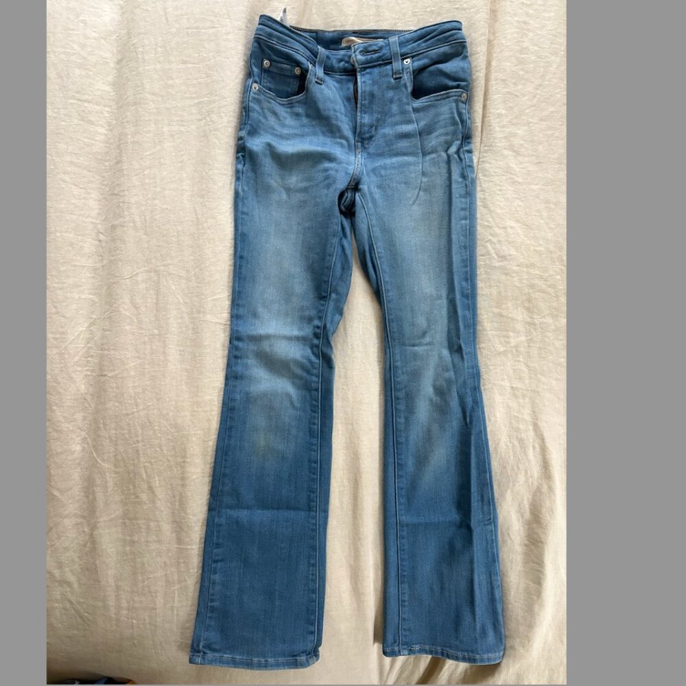 Levi's 725 High Rise Bootcut Women's Jeans